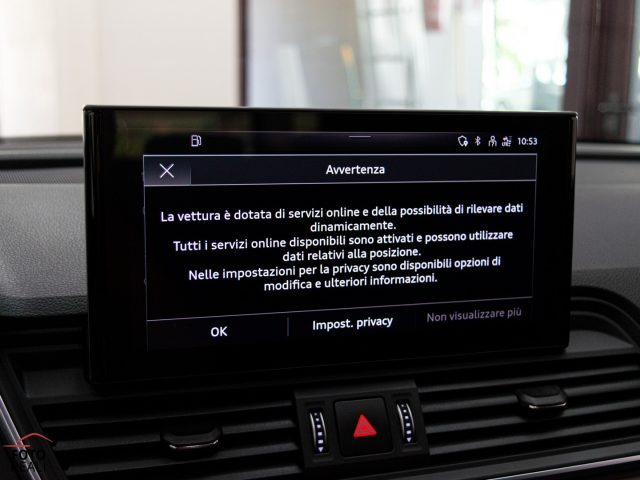 AUDI Q5 usata, con Sensori di parcheggio anteriori