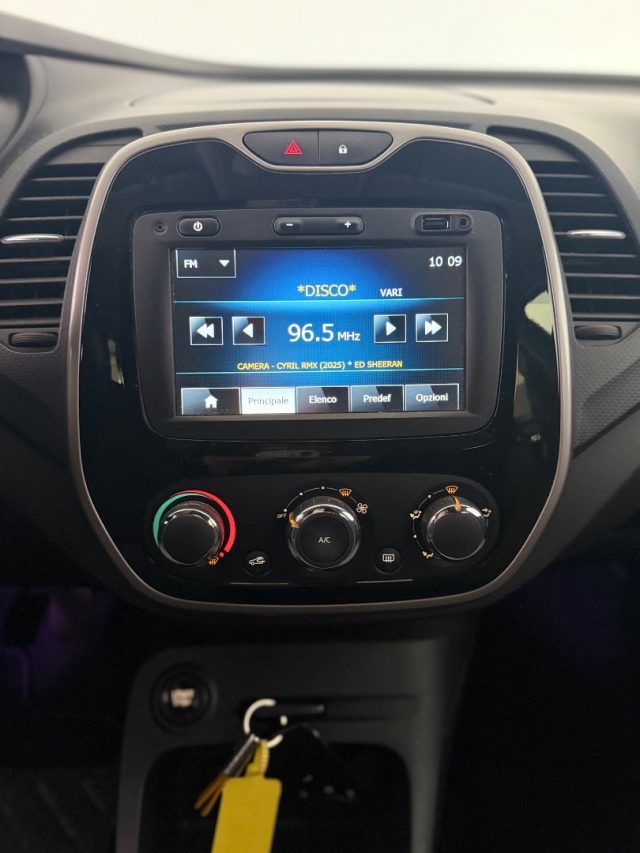 RENAULT Captur usata 16