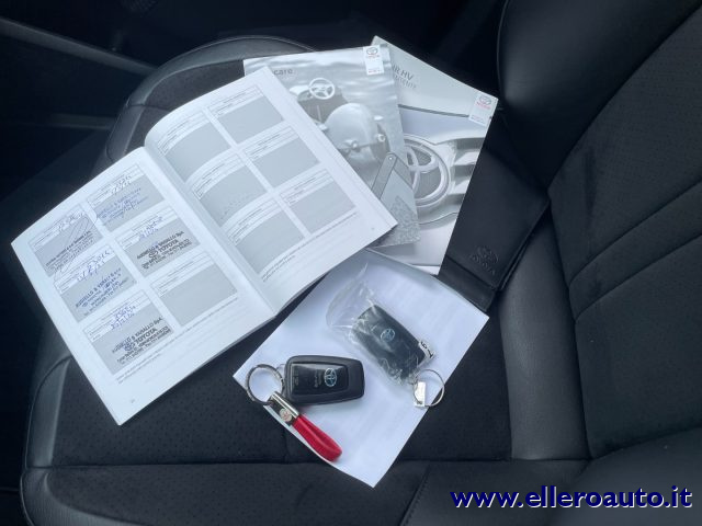 TOYOTA C-HR usata, con USB