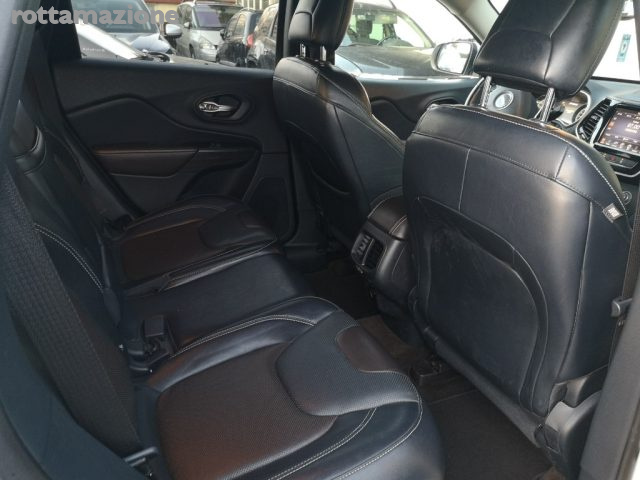 JEEP Cherokee usata, con Autoradio