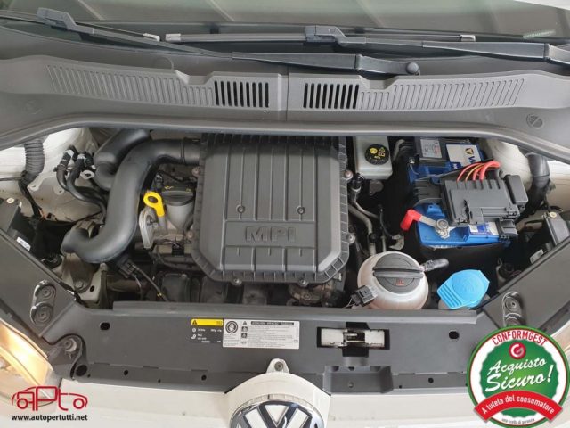 VOLKSWAGEN up! usata 21