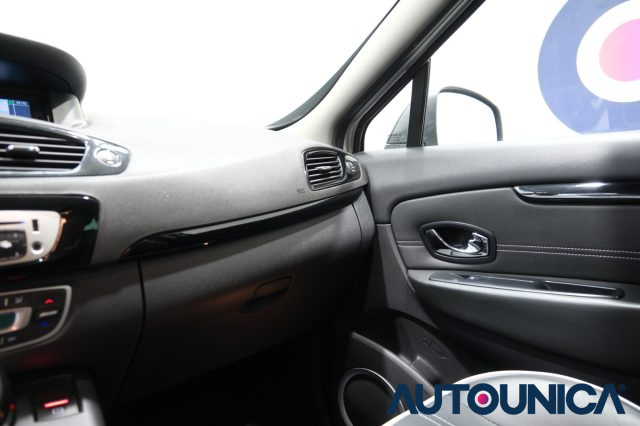 RENAULT Scenic usata 32