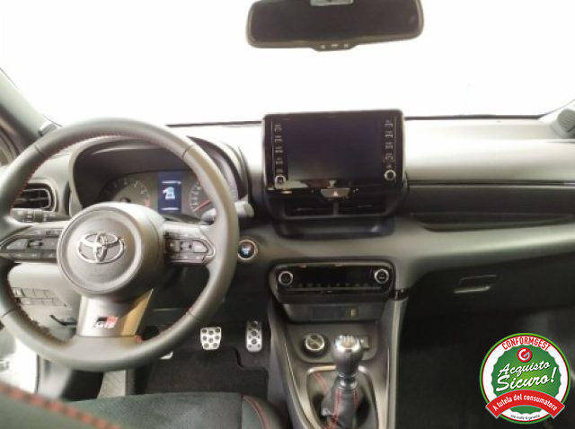 TOYOTA Yaris usata, con Servosterzo