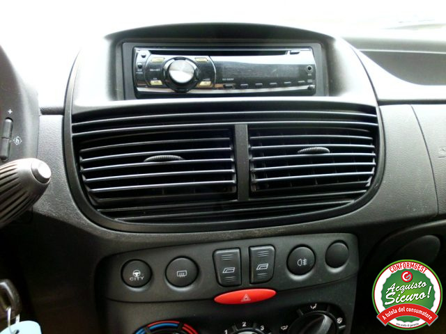 FIAT Punto usata 16