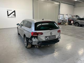 VOLKSWAGEN Passat Variant usata, con Alzacristalli elettrici