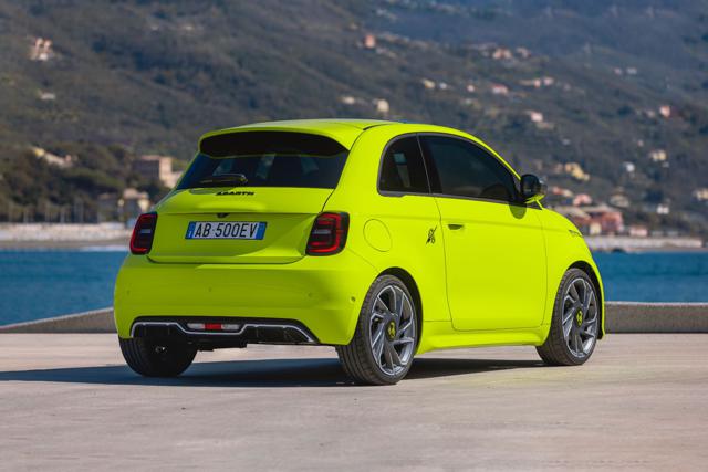 ABARTH 500e usata, con Airbag