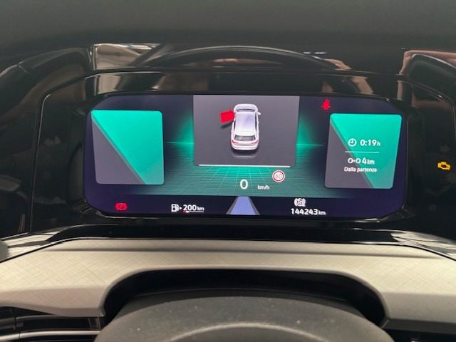 VOLKSWAGEN Golf usata, con Fari LED