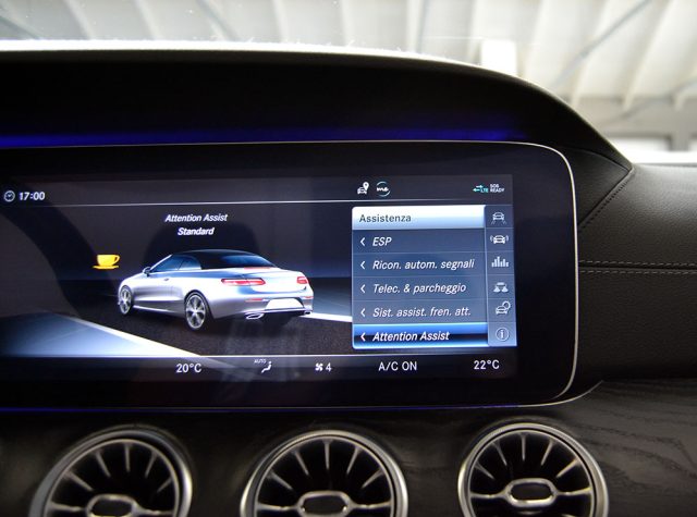 MERCEDES-BENZ E 220 usata, con Controllo automatico clima