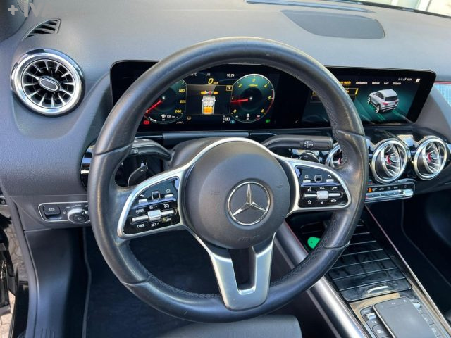 MERCEDES-BENZ GLA 200 usata 18