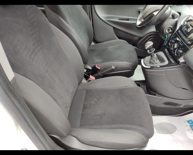 LANCIA Ypsilon usata 26
