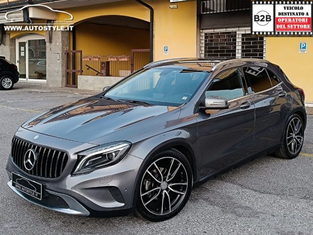 MERCEDES-BENZ GLA 220 usata, con USB