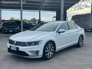 VOLKSWAGEN Passat usata, con Airbag