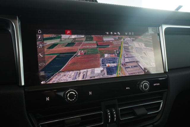 PORSCHE Macan usata 16