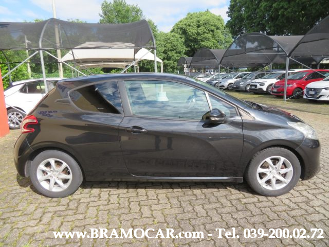 PEUGEOT 208 usata, con Alzacristalli elettrici
