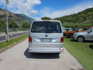 VOLKSWAGEN Caravelle usata, con Autoradio