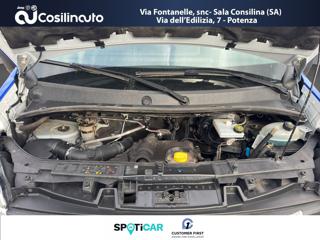 NISSAN Interstar usata, con Bracciolo