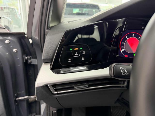 VOLKSWAGEN Golf usata, con Airbag testa