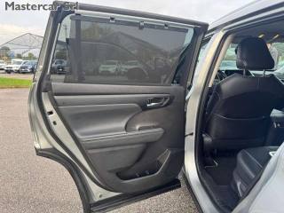 TOYOTA Highlander usata, con Sedile posteriore sdoppiato