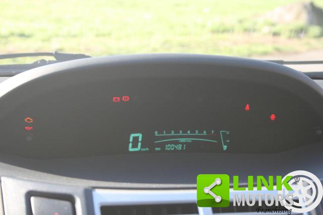 TOYOTA Yaris usata, con Airbag testa