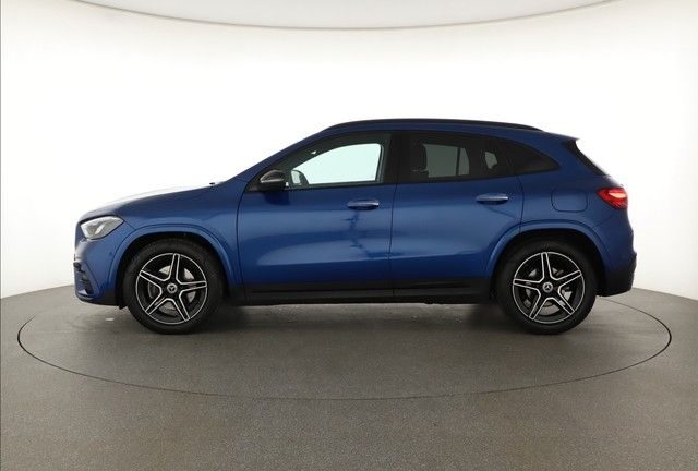 MERCEDES-BENZ GLA 200 usata, con Airbag