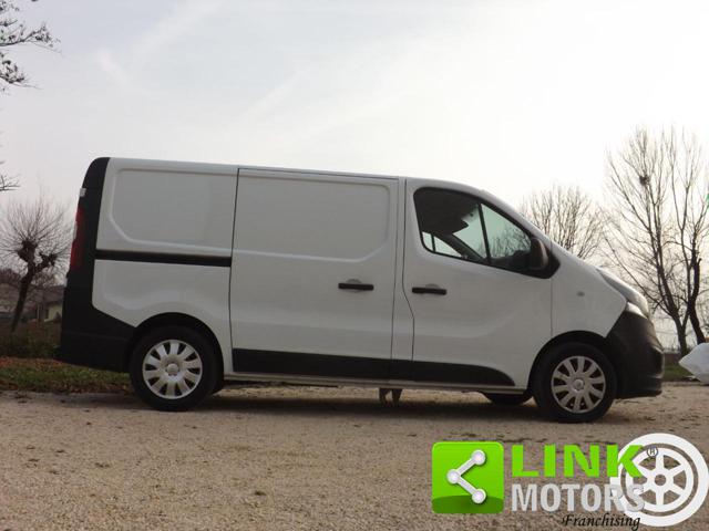 OPEL Vivaro usata, con Specchietti laterali elettrici