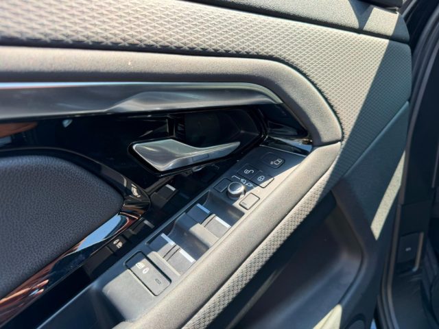 LAND ROVER Range Rover Evoque usata, con Cronologia tagliandi