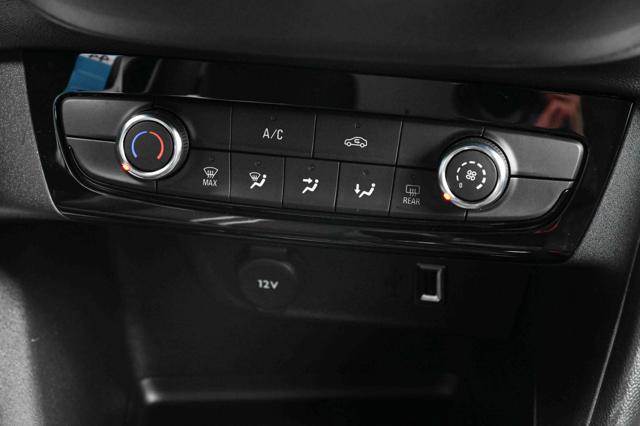 OPEL Corsa usata, con USB