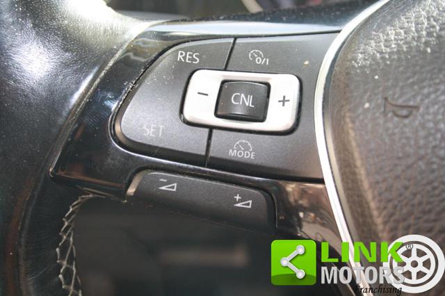 VOLKSWAGEN Golf usata, con Pneumatici quattro stagioni