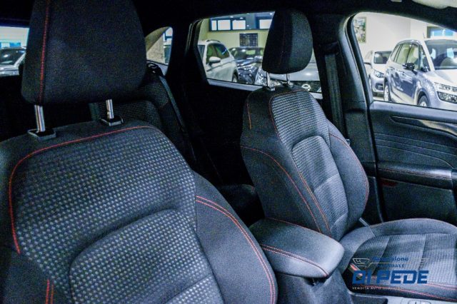 FORD Kuga usata, con Luci diurne