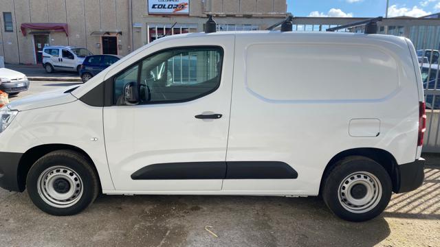 OPEL Combo usata, con Airbag