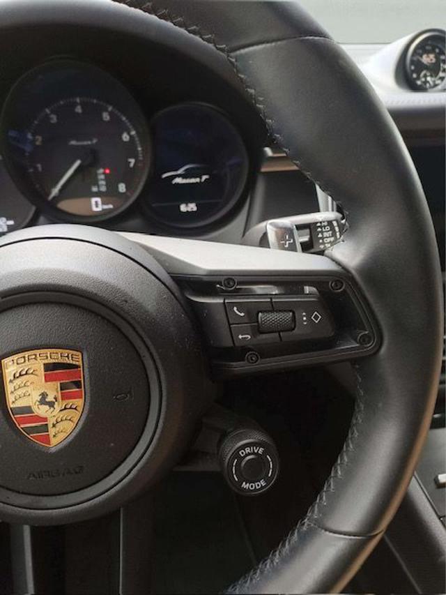 PORSCHE Macan usata, con Park Distance Control
