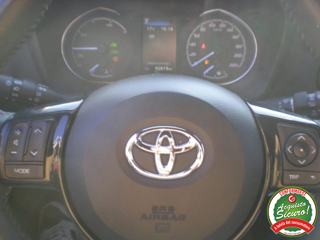TOYOTA Yaris usata, con Telecamera per parcheggio assistito