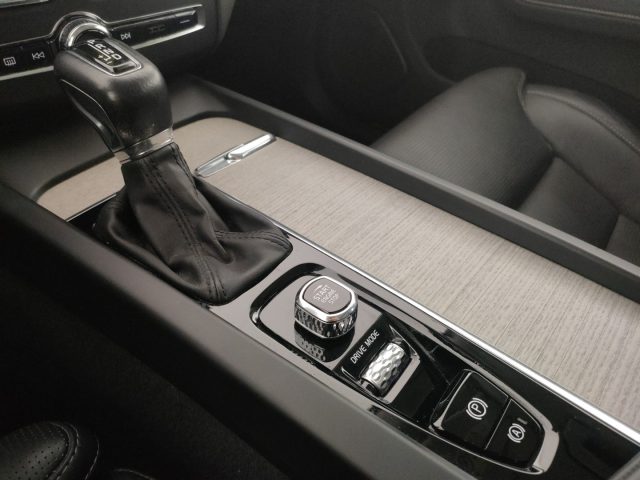 VOLVO XC60 usata, con Regolazione elettrica sedili