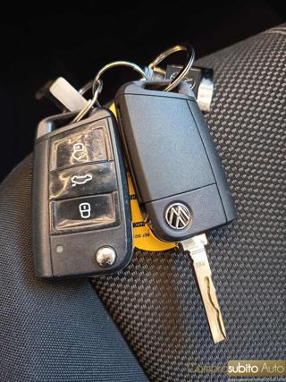 VOLKSWAGEN T-Roc usata 23