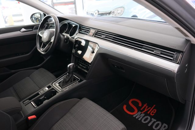 VOLKSWAGEN Passat Variant usata, con Cerchi in lega