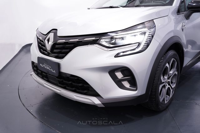 RENAULT Captur usata, con Bracciolo