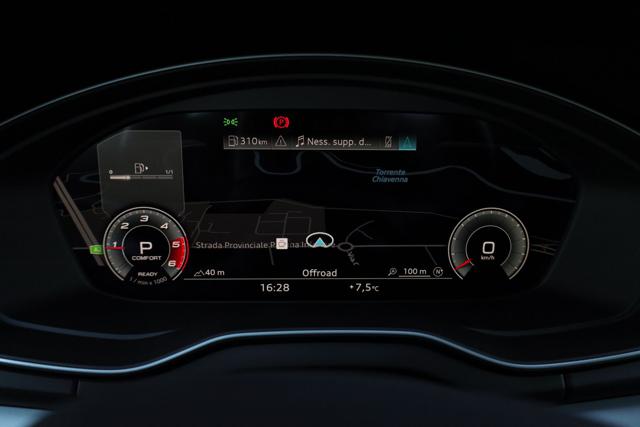 AUDI Q5 usata, con Sensori di parcheggio anteriori