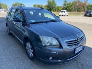 TOYOTA Avensis usata, con Autoradio