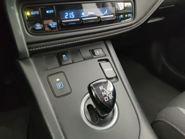 TOYOTA Auris usata, con Cruise Control