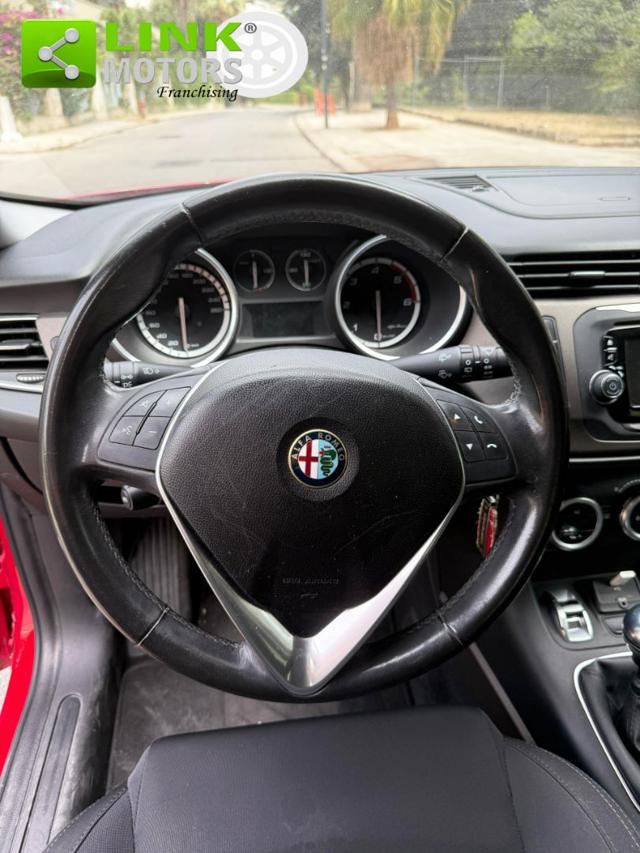 ALFA ROMEO Giulietta usata, con Autoradio