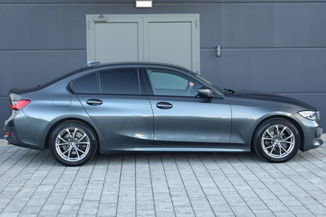 BMW 318 usata, con Sensori di parcheggio anteriori