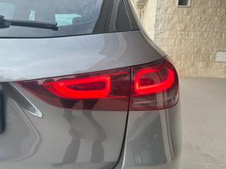 MERCEDES-BENZ GLA 180 usata, con Sedile posteriore sdoppiato