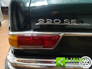 MERCEDES-BENZ 220 usata 16