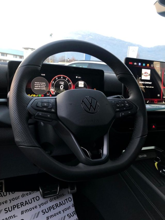 VOLKSWAGEN T-Roc usata, con USB