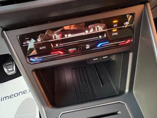 VOLKSWAGEN Taigo usata, con USB