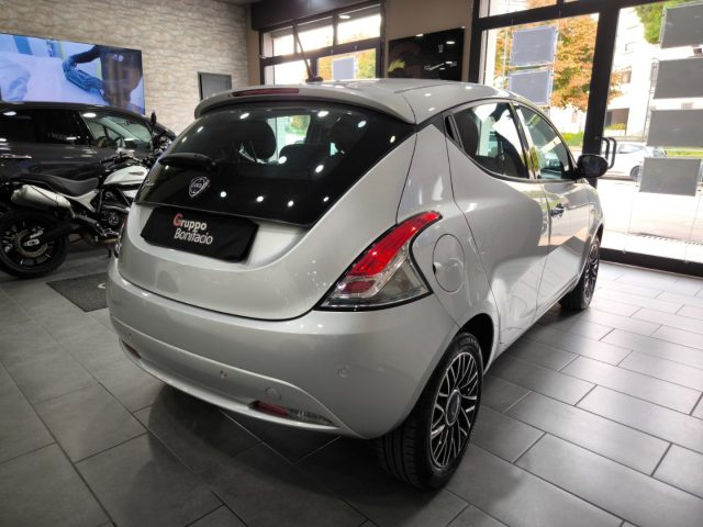 LANCIA Ypsilon usata, con Autoradio
