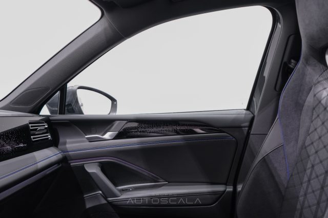 VOLKSWAGEN Tiguan usata, con Autoradio digitale