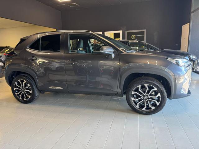 TOYOTA Yaris Cross usata, con Autoradio