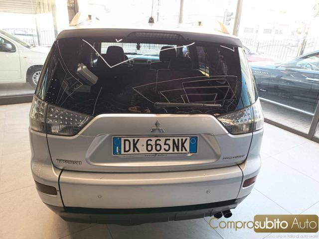 MITSUBISHI Outlander usata, con Autoradio