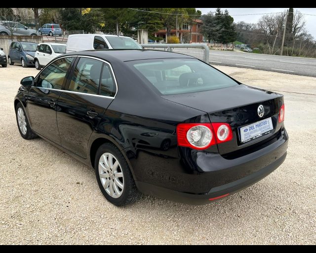 VOLKSWAGEN Jetta usata, con Specchietti laterali elettrici